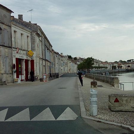 Le Gite Des 3 Saules Saint-Savinien Dış mekan fotoğraf